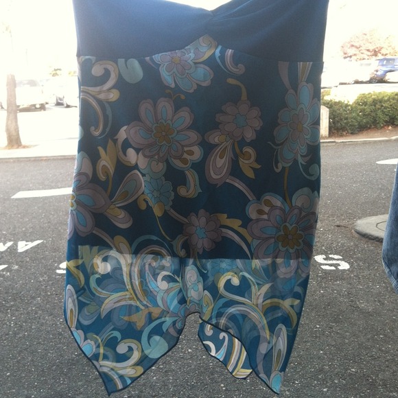 Adorable tube top - Picture 3 of 3