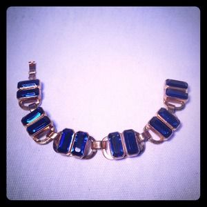 Vintage Monet Bracelet w/Faceted Glass Details