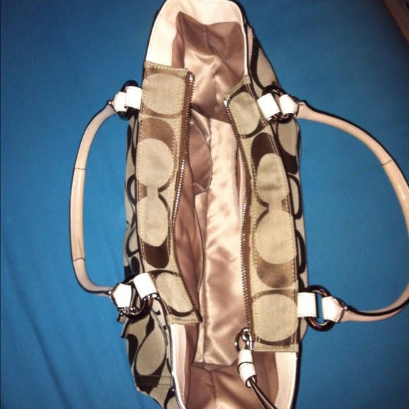 Authentic couch purse - Picture 3 of 3