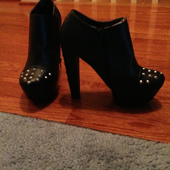 Booties - Picture 3 of 3