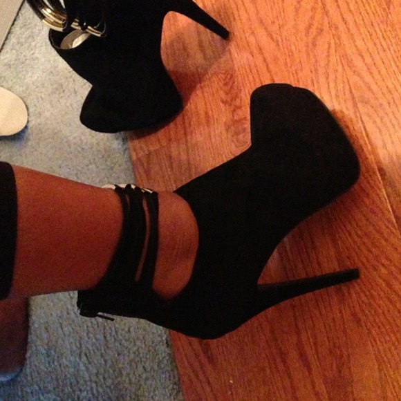 Booties - Picture 3 of 3