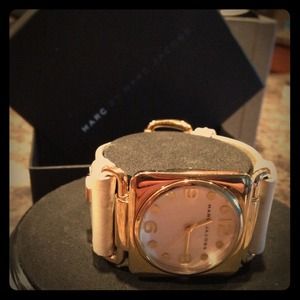 💯 AUTHENTIC MARC JACOBS ⌚