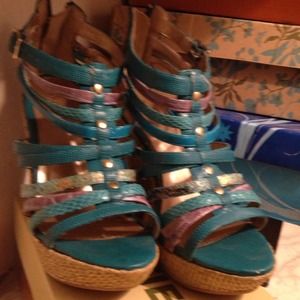 Mixed color wedge.. So cute