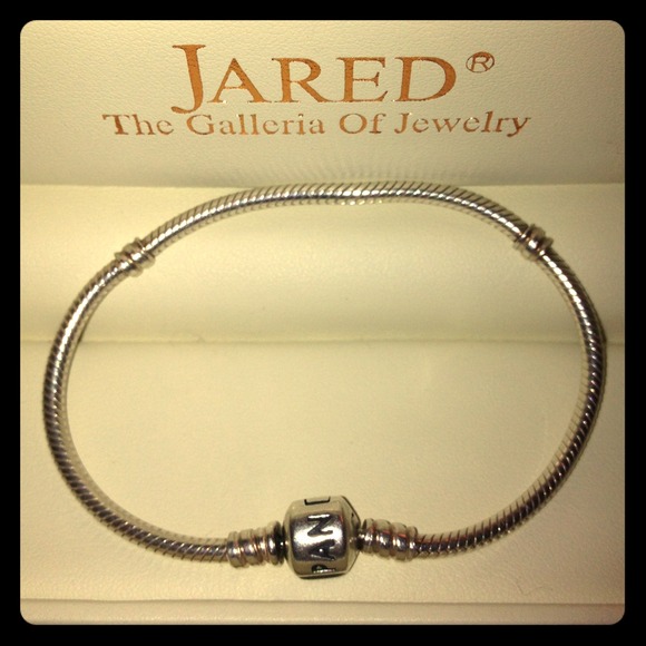 Pandora bracelet 7"