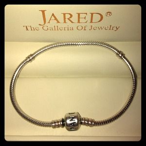 Pandora bracelet 7"