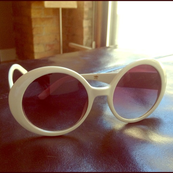 White mod sunglasses