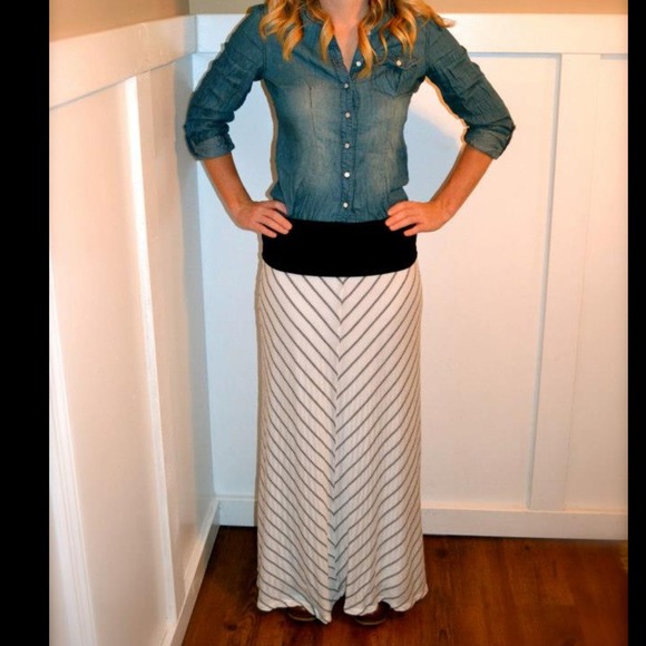 Bundled! Chevron knit maxi size small