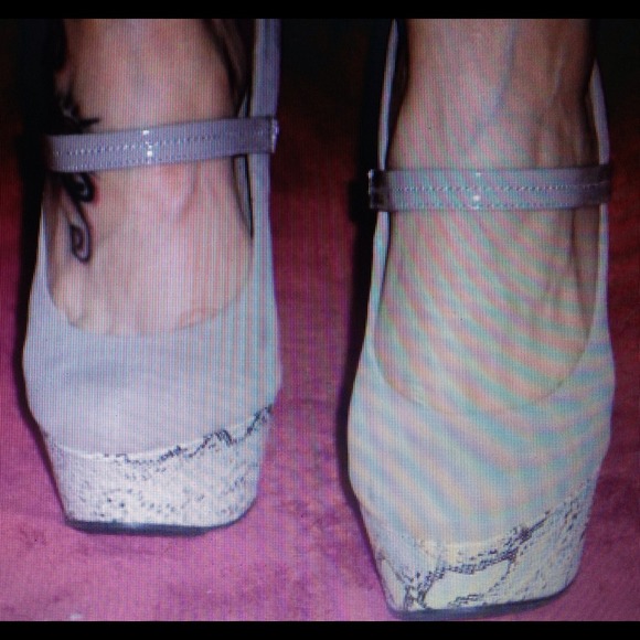 High heel pumps