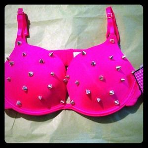 🌺Custom Hot Pink Bra w/ Goldtone Spikes🌺