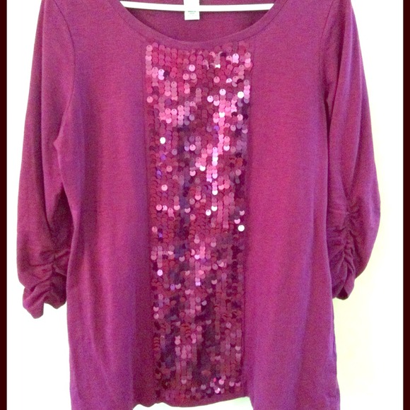 Sold in bundle!!!  Sequin embellished tunic top