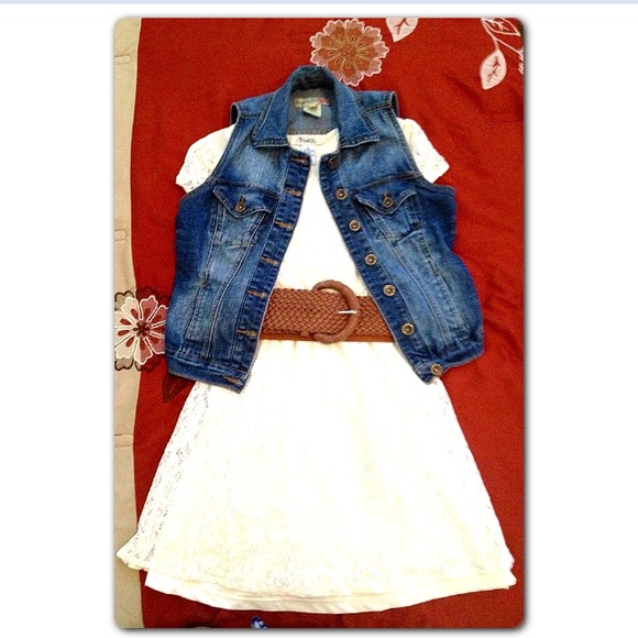 Dresses & Skirts - 🚫TRADES 🚫💗Lace skater dress💗