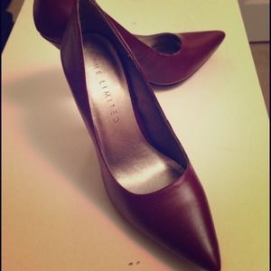 On Hold! 💫💫Maroon pumps from The Limited!!! 💫💫