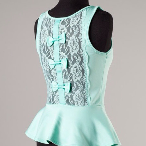 Mint peplum & stars tank top bundle.