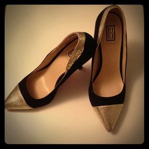 REDUCED! Shoe Dazzle ✨✨golden tip ✨✨stilleto!!