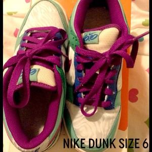 Nike Sneakers