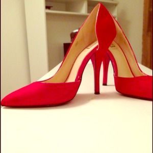 Reduced - Red pumps!