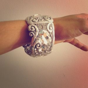 Silver color bracelet w stones