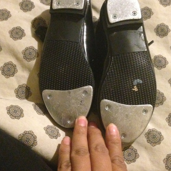 Black tap shoes 10 1/2 for little girls - Picture 2 of 2