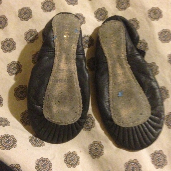 Little girls ballet shoes size 11 - Picture 2 of 2