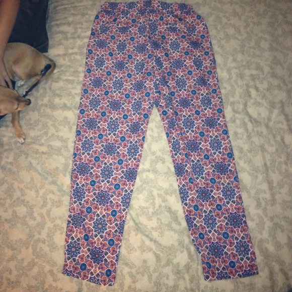 SOLD ❗F21 Flower 🌸🌺🌼Trousers W/Pockets - Picture 2 of 3