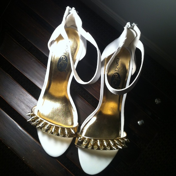 White & Gold Spiked Heels - Picture 2 of 3