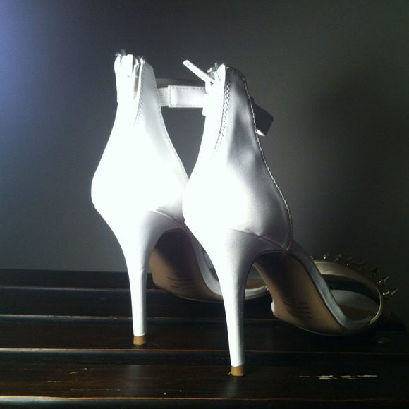 White & Gold Spiked Heels - Picture 3 of 3