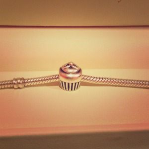 Pandora Cupcake Charm