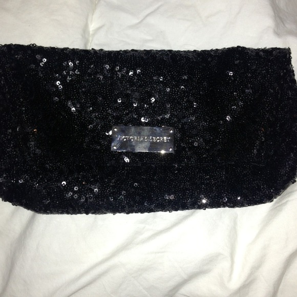 VS black sequin clutch