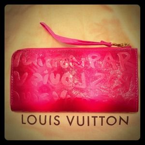 ❌Reserved❌ Luis Vuitton Ombré Clutch