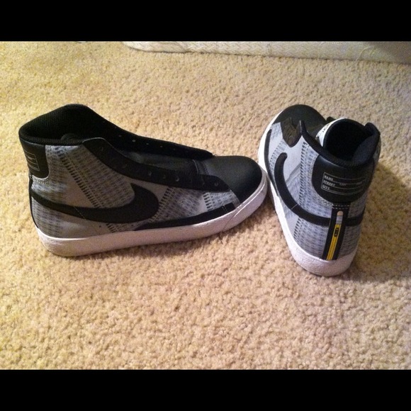 Nike Shoes - Sneakers