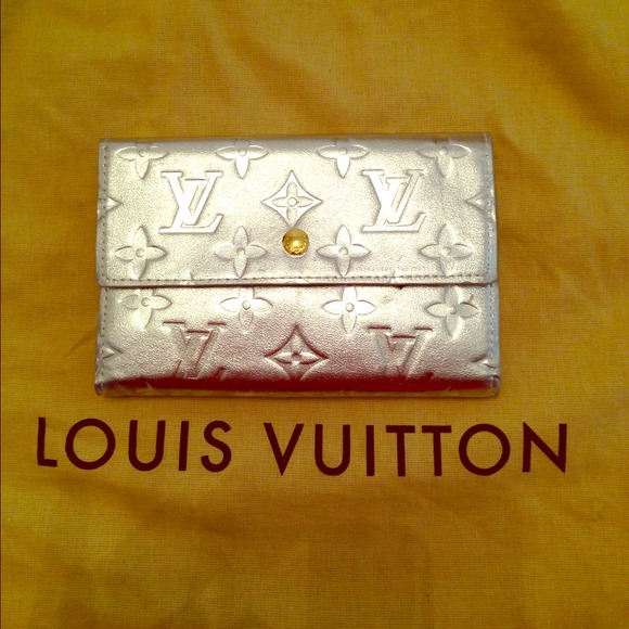 Luis Vuitton Silver Wallet