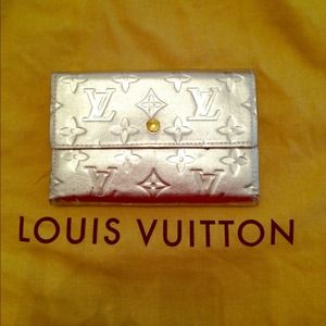 Luis Vuitton Silver Wallet