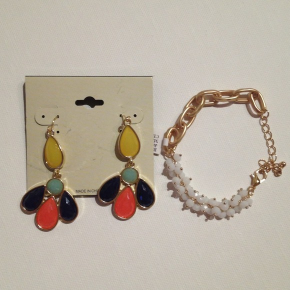 Bundle: Multi colored earrings and beaded bracelet