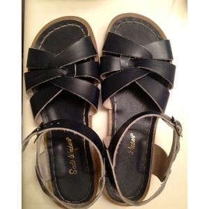 Navy blue saltwater sandal! Size 7