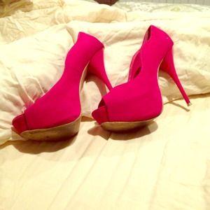 Pink pumps, really comfy and cute!