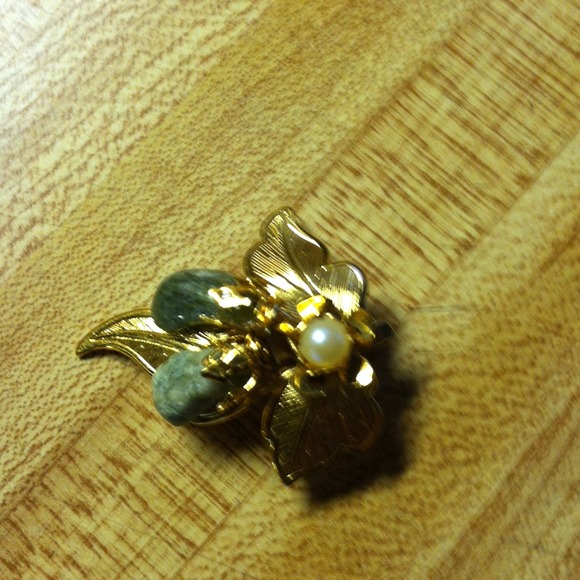 Vintage pins - Picture 2 of 2