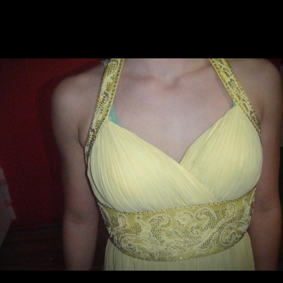Perfect formal gown - Picture 3 of 3