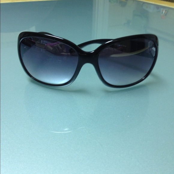 Black and peach sunglasses