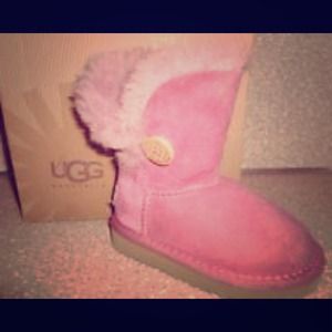 🔴SOLD!🔴Hot Pink Bailey Button Uggs AUTHENTIC