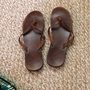 Hollister flip flops 💟