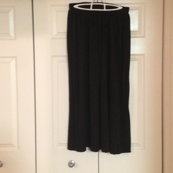 SOLD IN BUNDLE Black maxi skirt