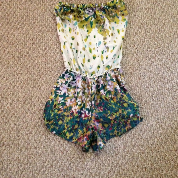 RESERVED strapless romper 💕