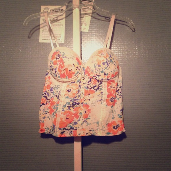 🔴🔴SOLD🔴🔴 Flowered boisterous top