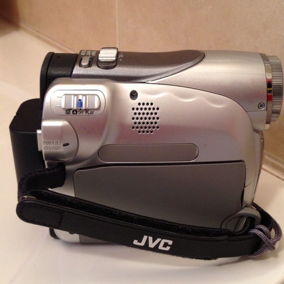 On sale today only $60 JVC Pal Camcorder - Picture 3 of 4