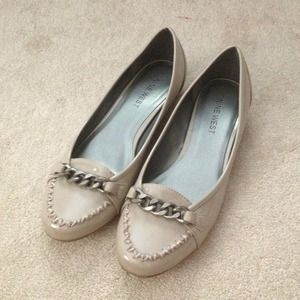 7.5 Nine West patent leather -- never worn