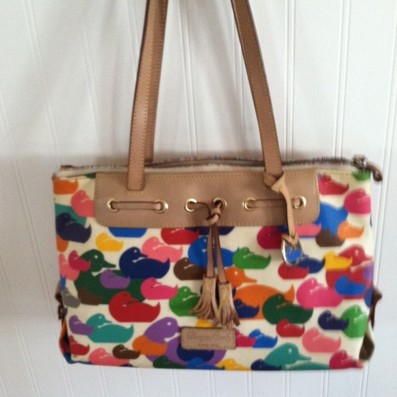 💯Authentic Dooney and Bourke
