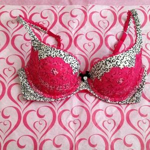 ❌Sold❌. Cheetah and lace bra