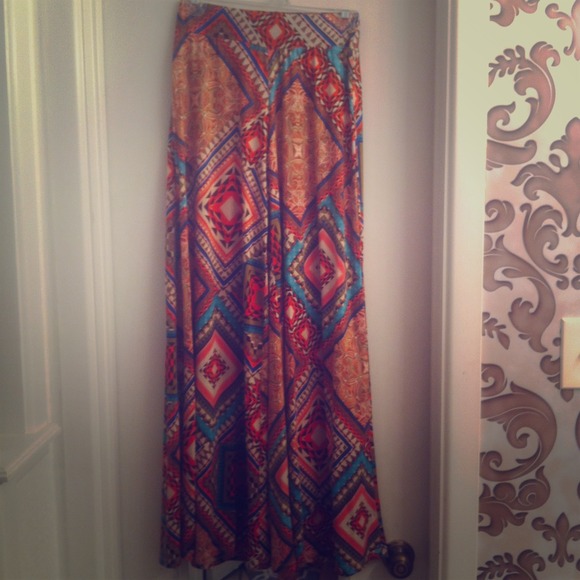 RESERVED!❗❗❗ Multicolor palazzo pants w/ necklace.