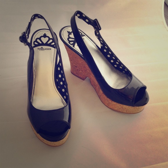 Fergalicious peep toe sling back wedges/ black