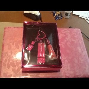 GLOSS &GO KEYCHAIN (VICTORIA SECRET ANGEL)